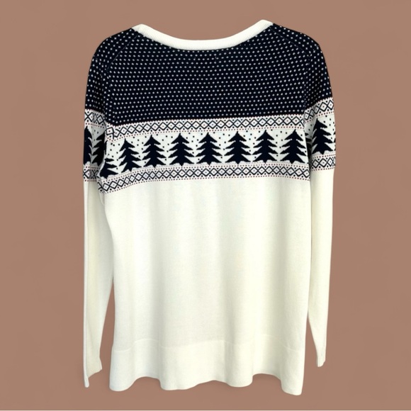 Crown & Ivy 100% Cotton Christmas Tree Navy and White Sweater-Size Large - Picture 6 of 7